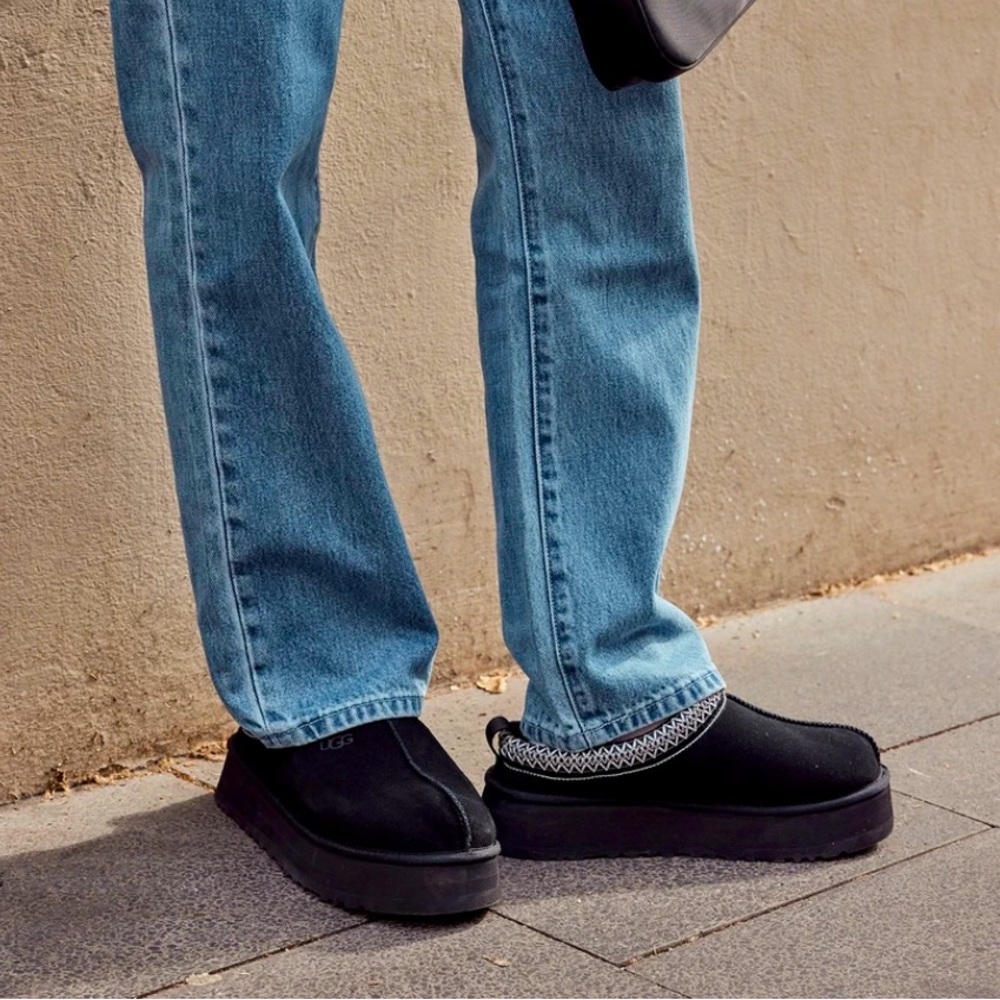 Ugg black Tazz Slipper size 8 NWOT